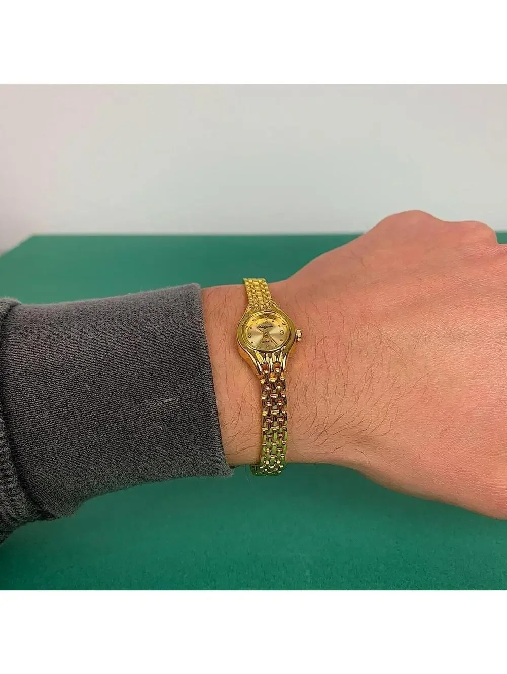Cute gold round dainty stainless steel y2k 2000s style watch